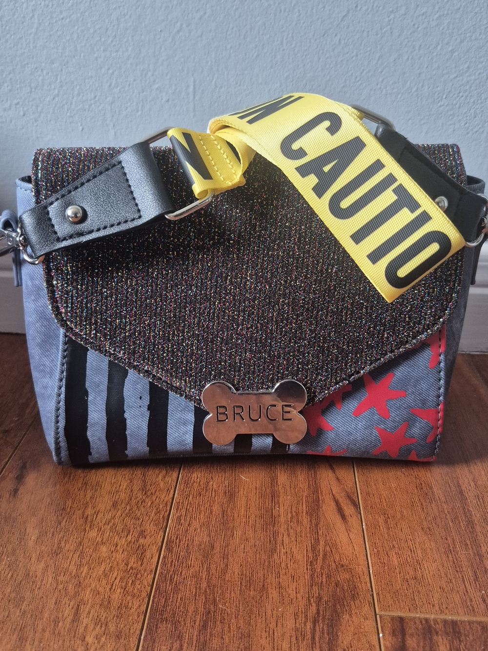 NWOT DC Comics HARLEY QUINN Birds Of PREY Bruce Crossbody Bag with Yellow Strap